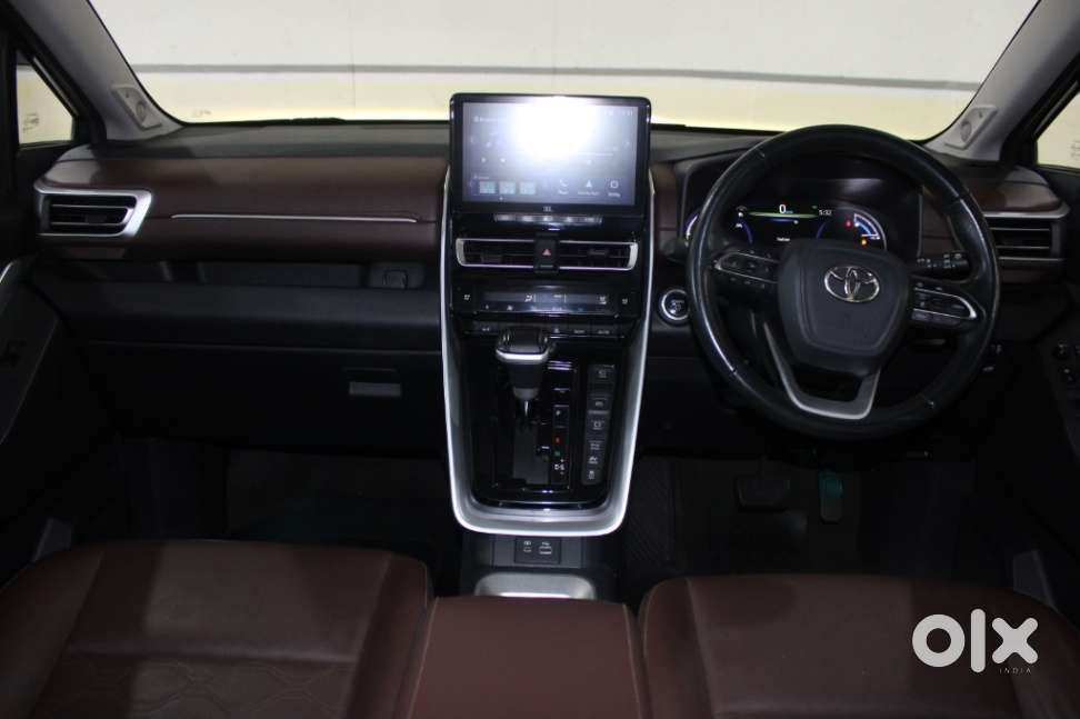 Toyota Innova Hycross 2.0 ZX (O) Hybrid 7 STR, 2023, Petrol