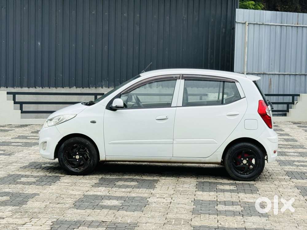 Hyundai I10 Sportz At, 2012, Petrol