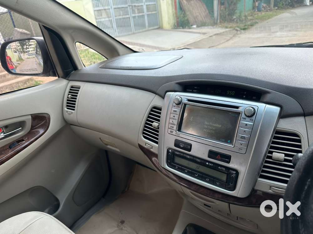 Toyota Innova 2012 Diesel Well Maintained