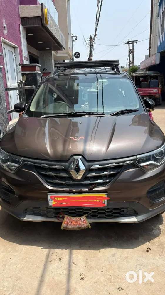 7 Seater New Condition Car