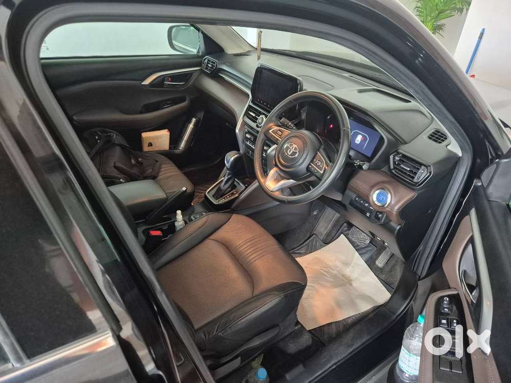 Toyota Urban Cruiser 2024 V Hybrid