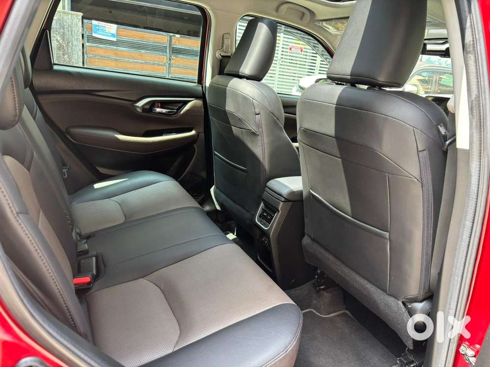 Toyota Innova Hycross 2.0 Vx Hybrid 8 Str, 2024, Petrol