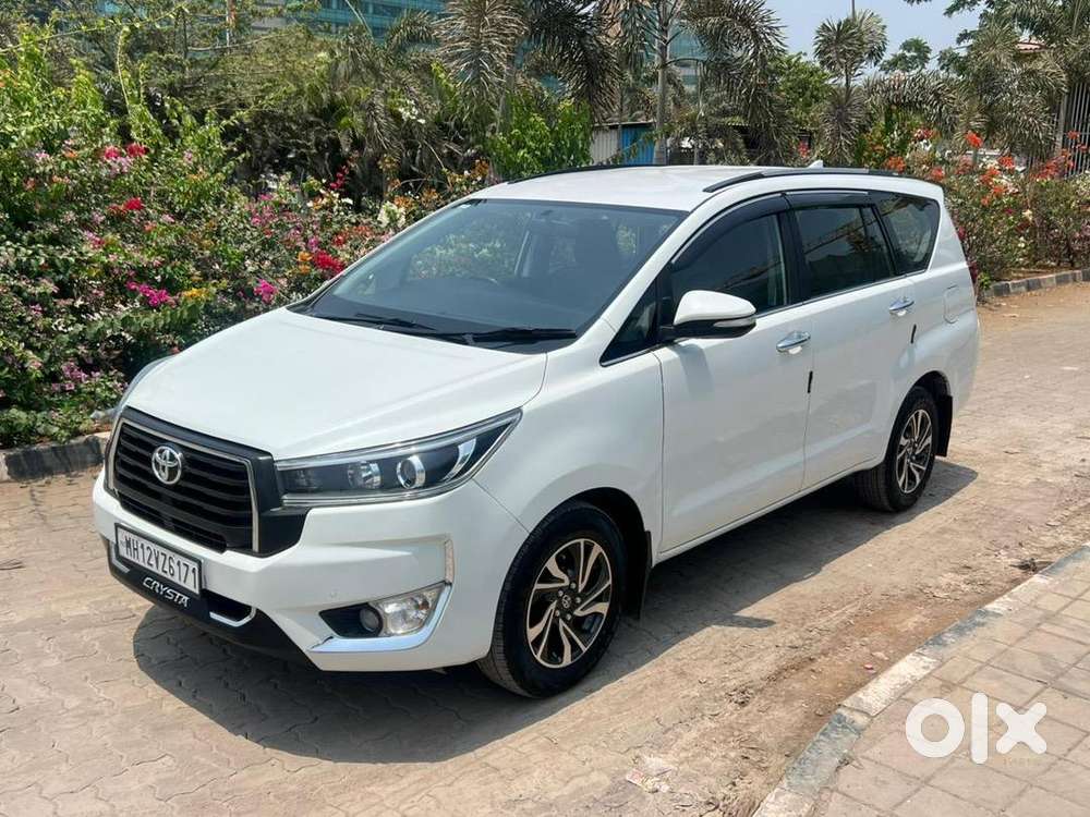 Toyota Innova Crysta 2023 Diesel 27000 Km Driven