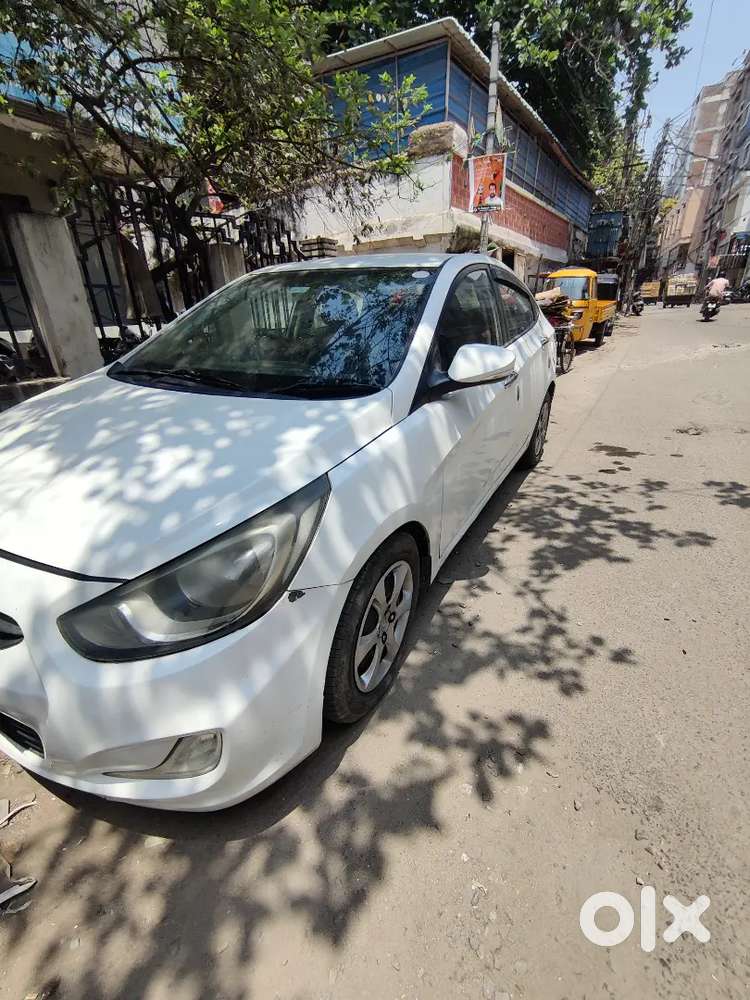 Hyundai Verna 2011