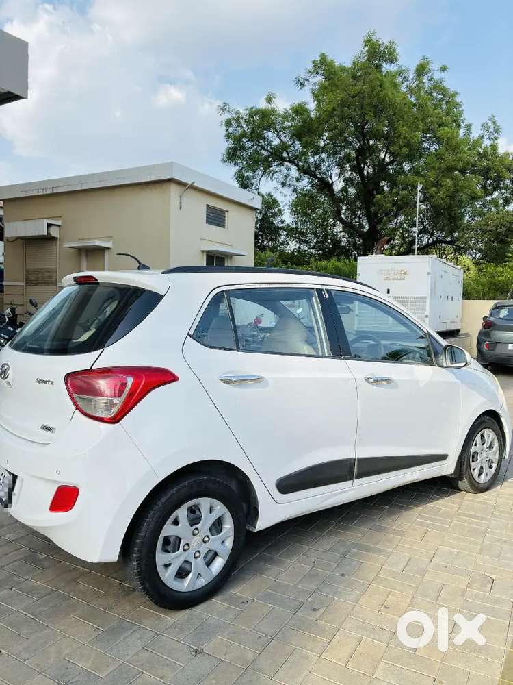 Hyundai I10grand
️fuel [diesel]
      Model=[2015]
‍️owner =[2