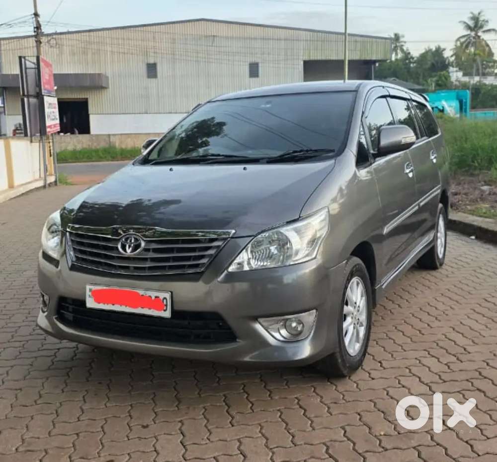 Single Owner 8 Seat Innova Vx 2.5