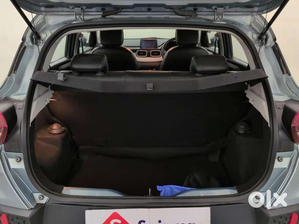Tata Punch 1.2 Revotron Creative Dual Tone, 2023, Petrol