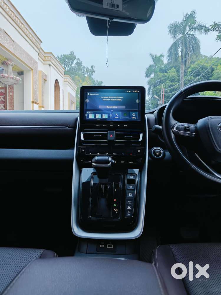 Toyota Innova Hycross 2.0 Zx (o) Hybrid 7 Str, 2024, Cng & Hybrids