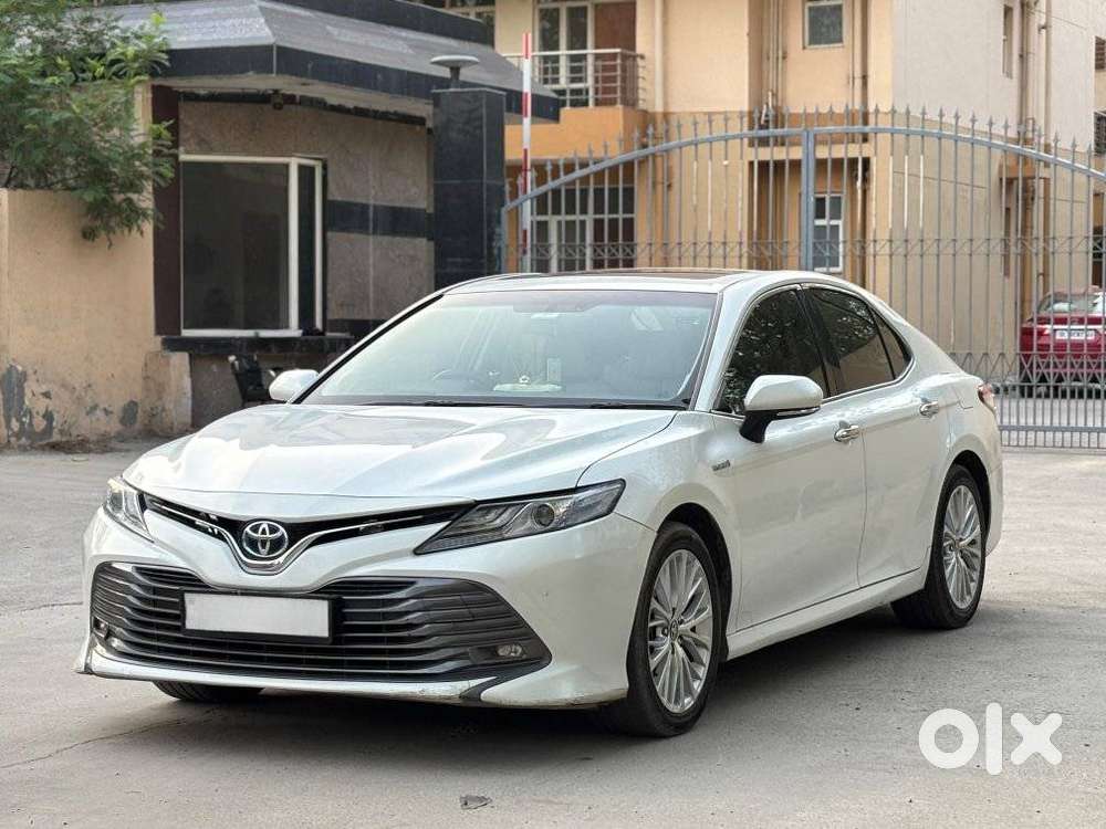 Toyota Camry Hybrid, 2020, Cng & Hybrids
