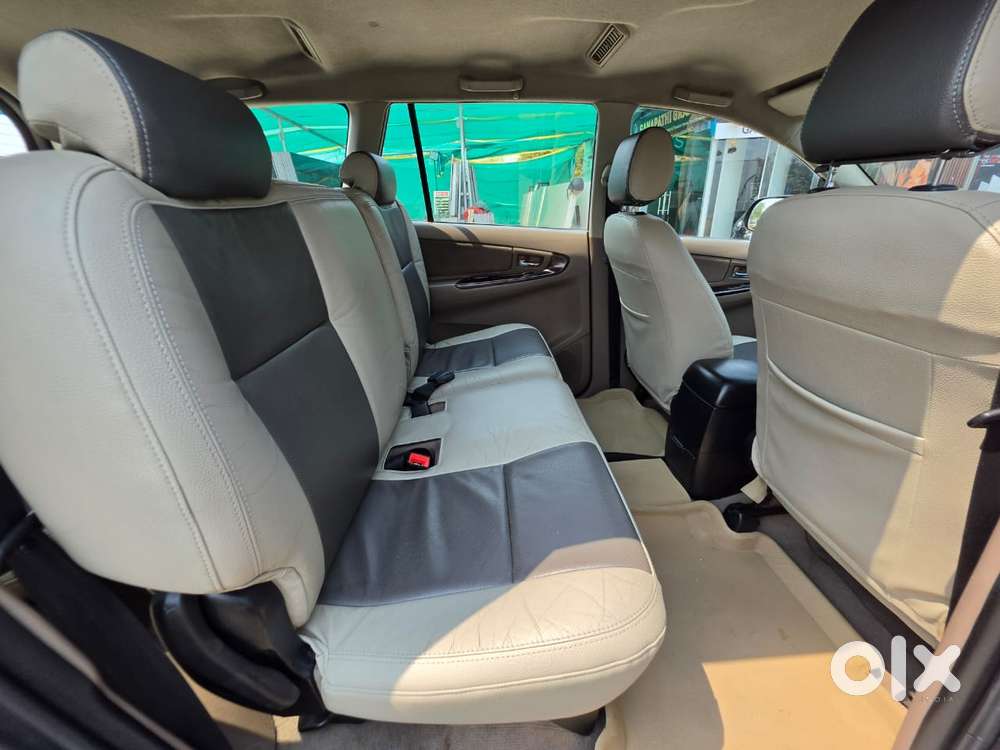 Toyota Innova 2.5 V 8 Str, 2015, Diesel