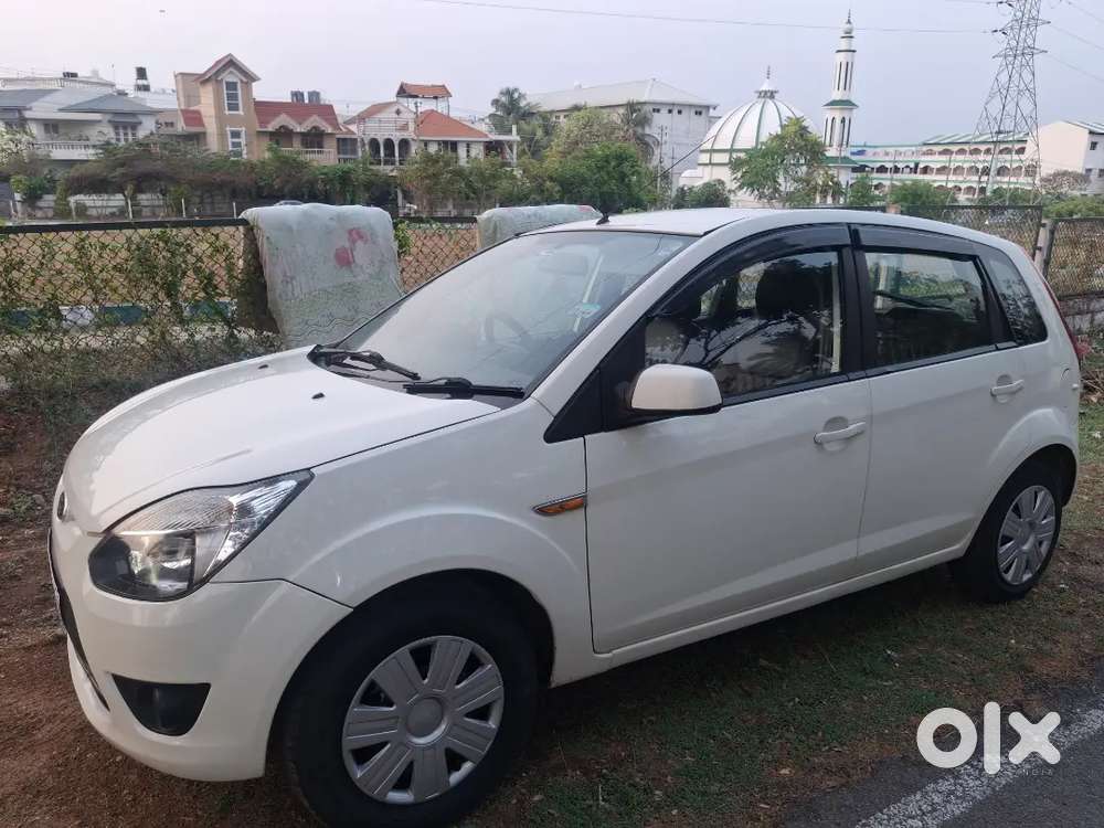 Ford Figo 2010 ,white Colour