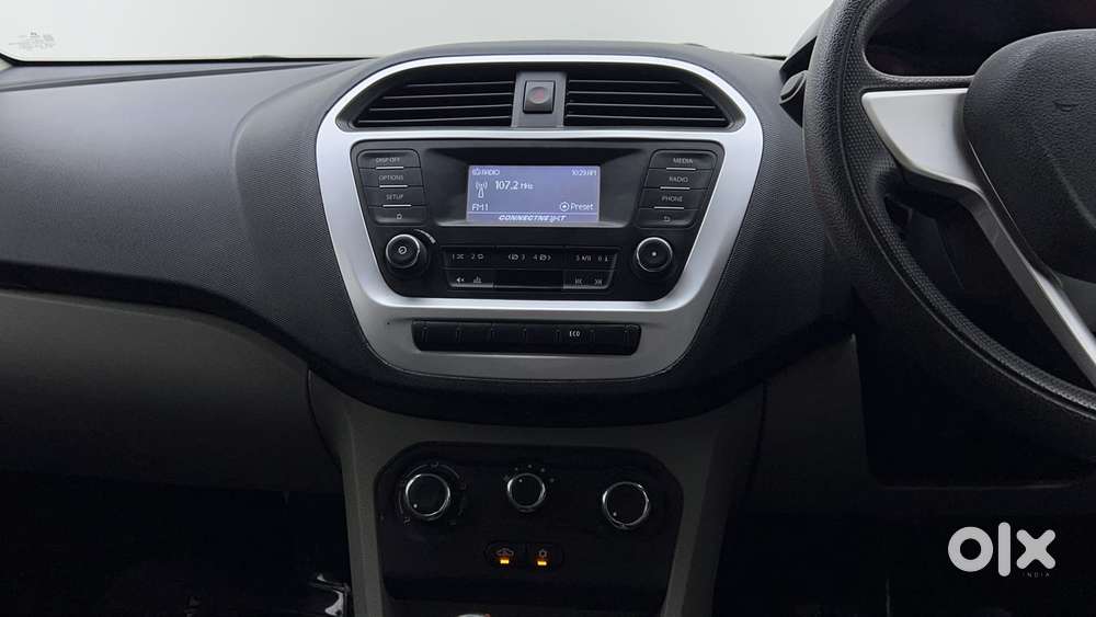 Tata Tiago 1.2 Revotron Xt, 2016, Petrol