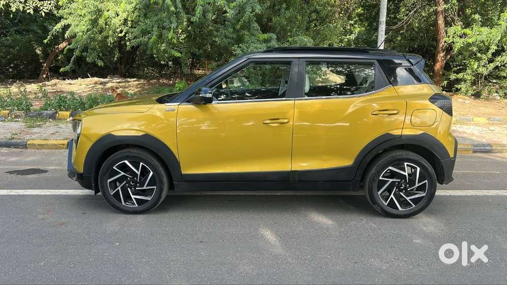 2026 Reg. Mahindra Xuv 3xo Ax7l Petrol Automatic (top Model)