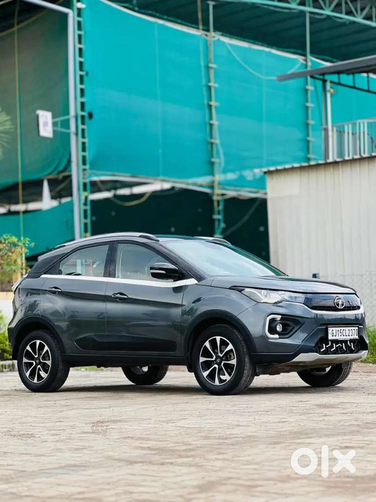 Tata Nexon Topmodel  Xza+sunroof