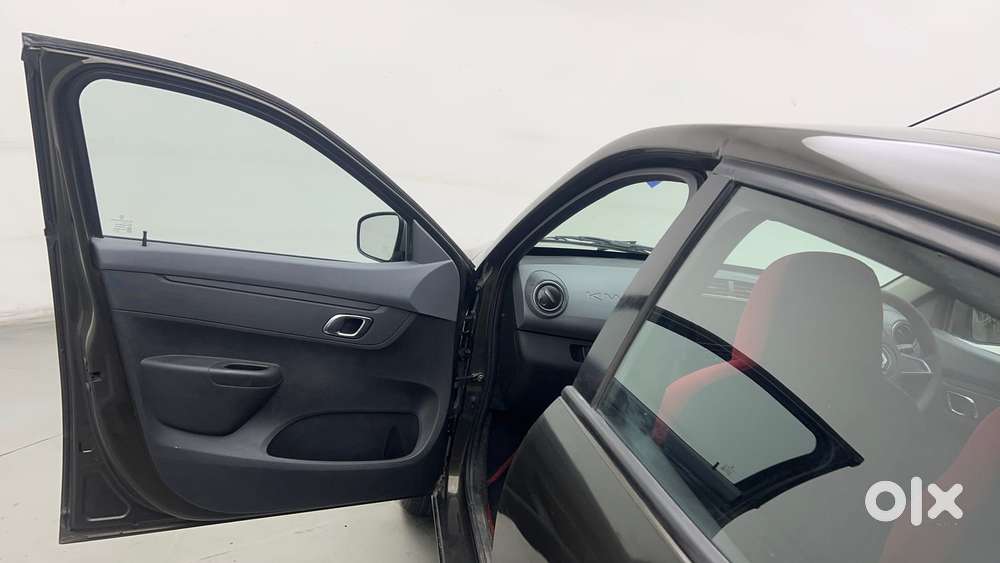 Renault Kwid 2019-ongoing 1.0 Rxt Amt (o), 2019, Petrol