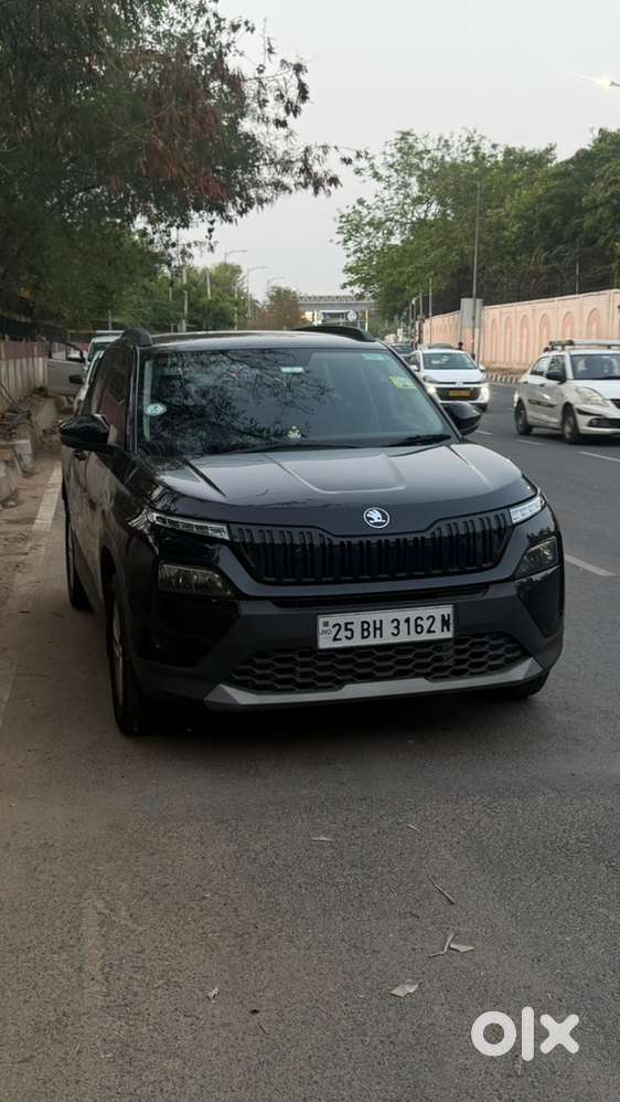 Skoda Kylaq Signature Petrol 2025