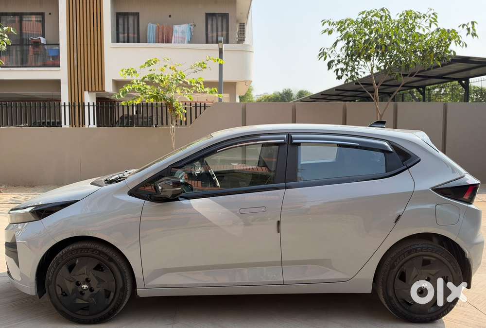 Tata Altroz Xz Plus (o) (s) Icng, 2026, Cng & Hybrids