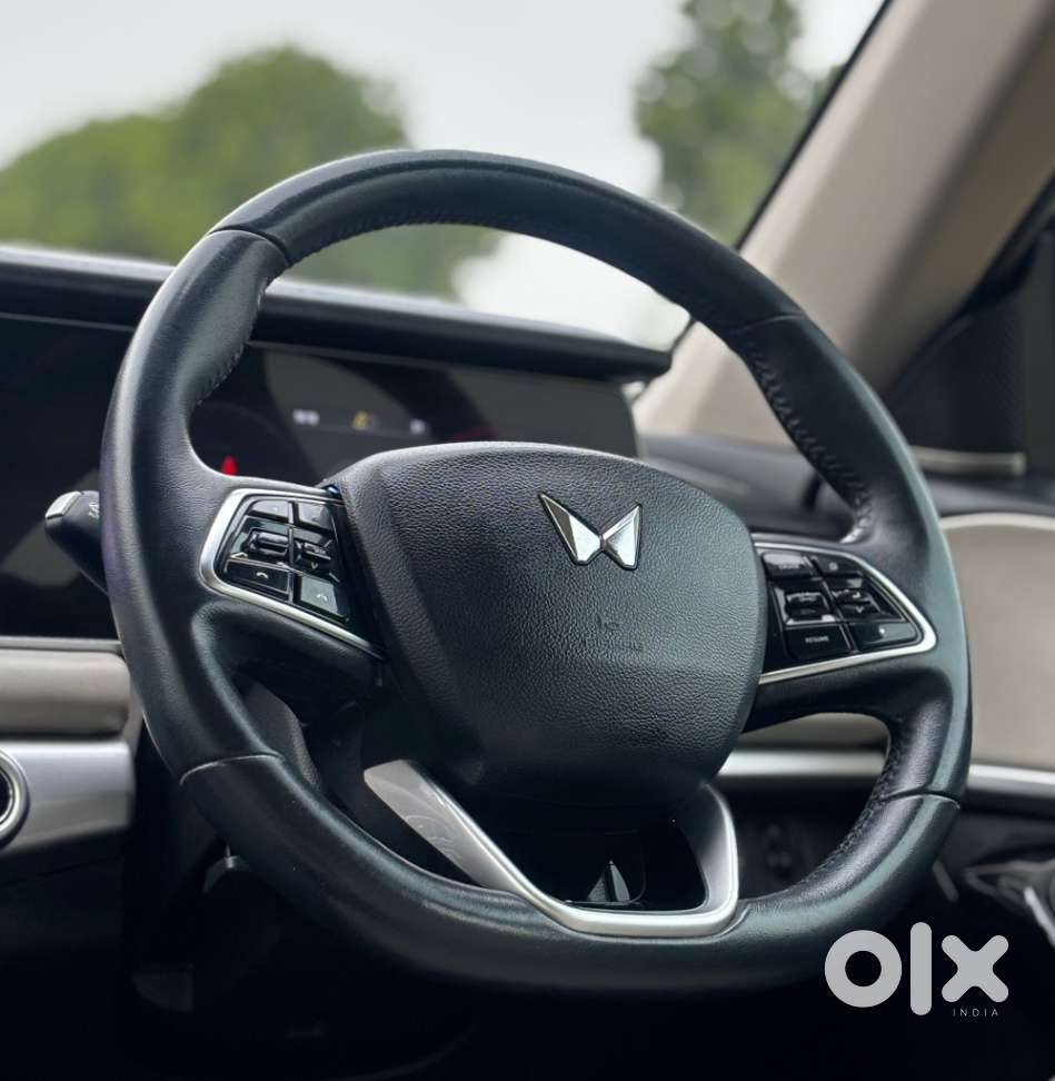 Mahindra Xuv700 2.2 Ax 7 Diesel At Luxury Pack Str, 2022, Diesel