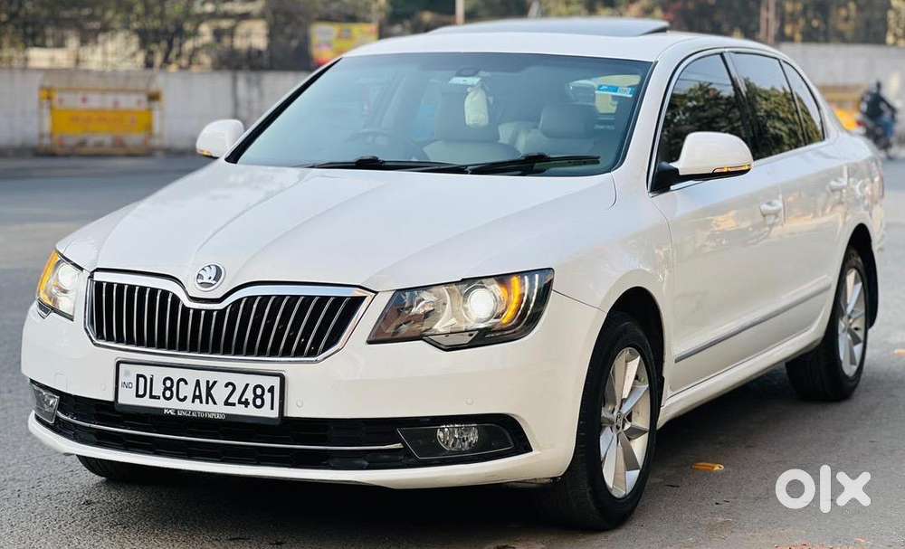 Skoda Superb 2015 Petrol 76000 Km Driven