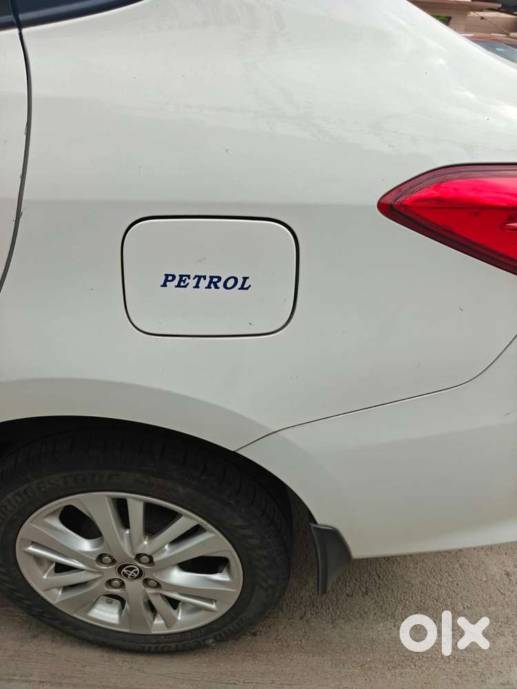 Toyota Yaris J Cvt, 2019, Petrol