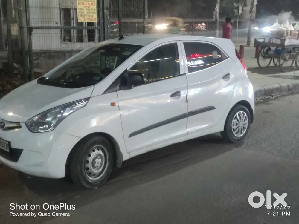 Hyundai Eon 2018 Company Fitted Cng Spinny Wale Phone Nahi Kare