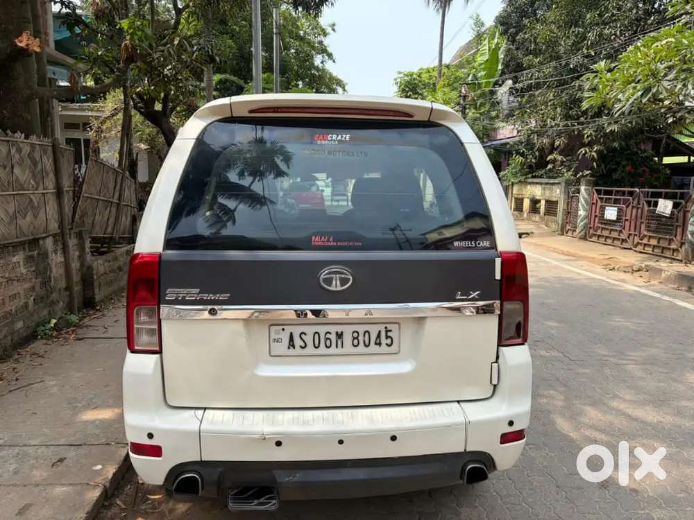 Tata Safari Storme 2013