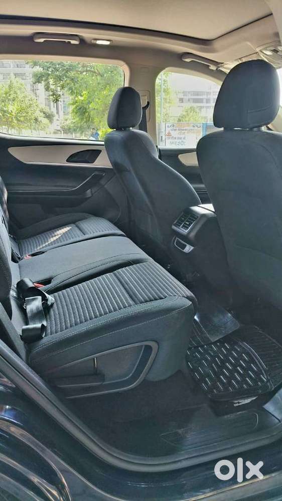 Mahindra Xuv700 2.2 Ax 5 Diesel Mt 7 Str, 2024, Diesel