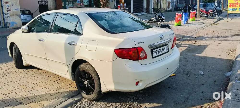 Toyota Corolla Altis 2010 Petrol Manual