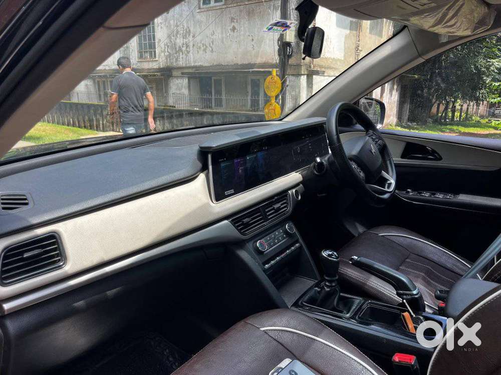 Mahindra Xuv700 2.2 Ax 5 Diesel Mt 7 Str, 2025, Diesel
