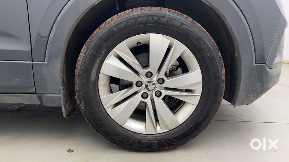 Skoda Kushaq Ambition 1.0l Tsi Mt, 2023, Petrol