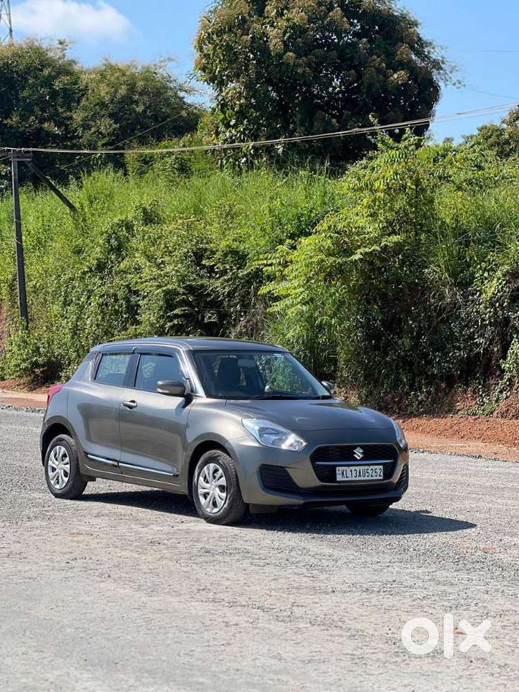 Maruti Suzuki Swift Vxi + Manual, 2022, Petrol
