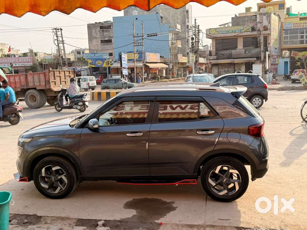 Hyundai Venue Petrol 2021