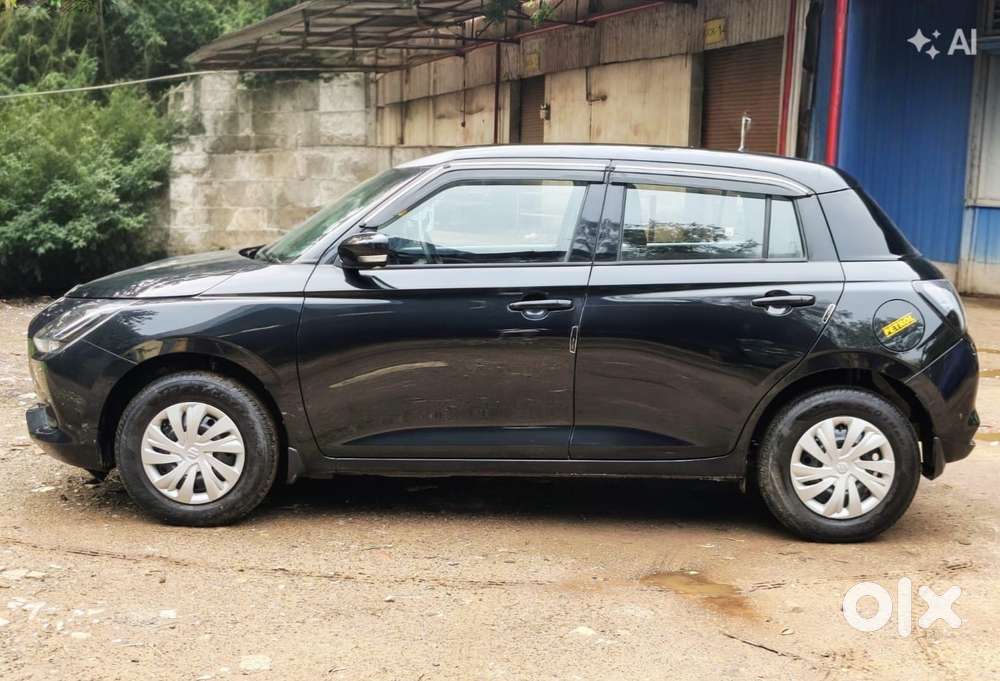 Maruti Suzuki Swift Vxi + Manual, 2025, Petrol