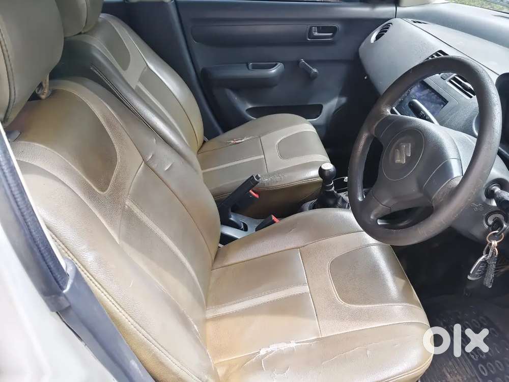 Swift Dzire Tour (diesel) Vdi 
 Model : 2015  
Owner : 3 
 Insurance :