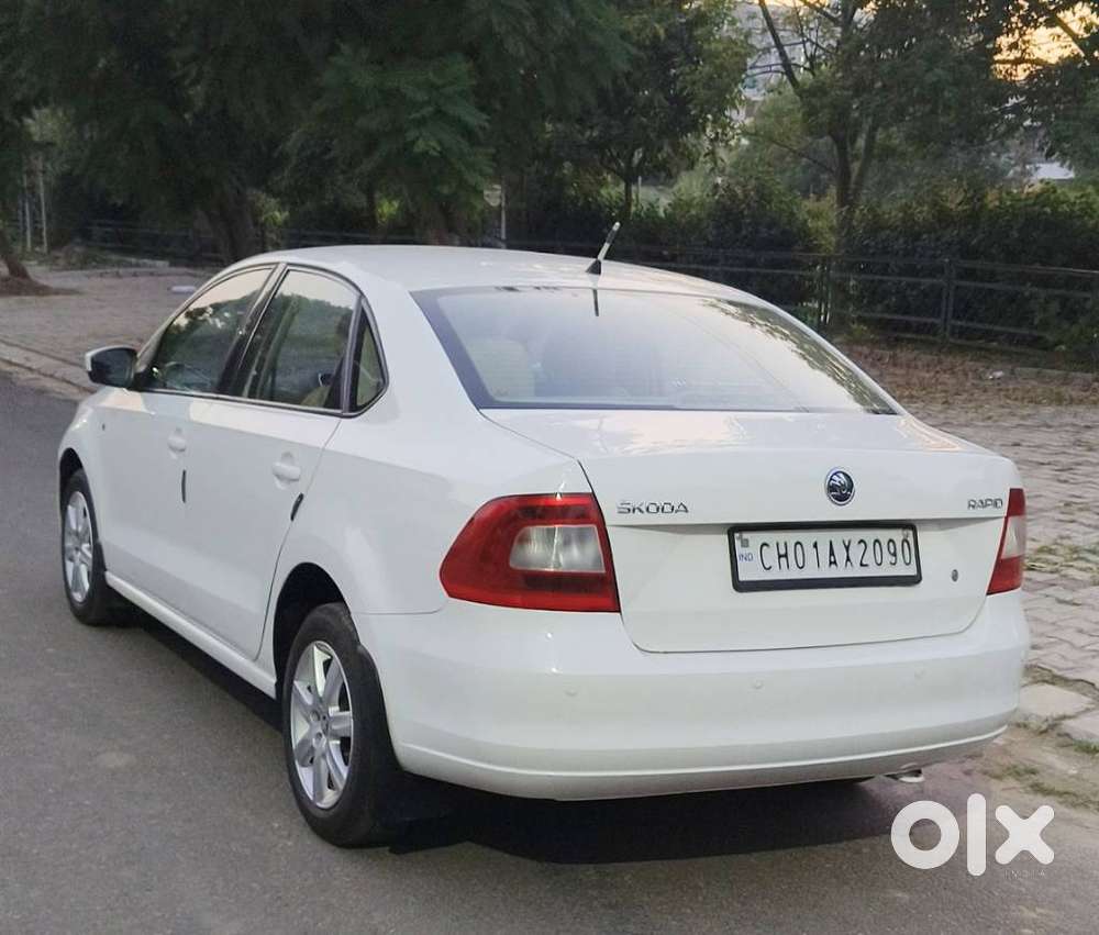 Skoda Rapid 1.6 Mpi Ambition, 2014, Petrol