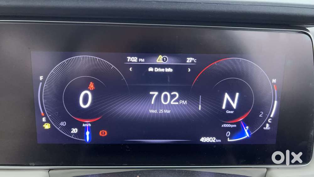 Mahindra Xuv700 2.0 Ax 5 Petrol Mt 7 Str, 2022, Petrol