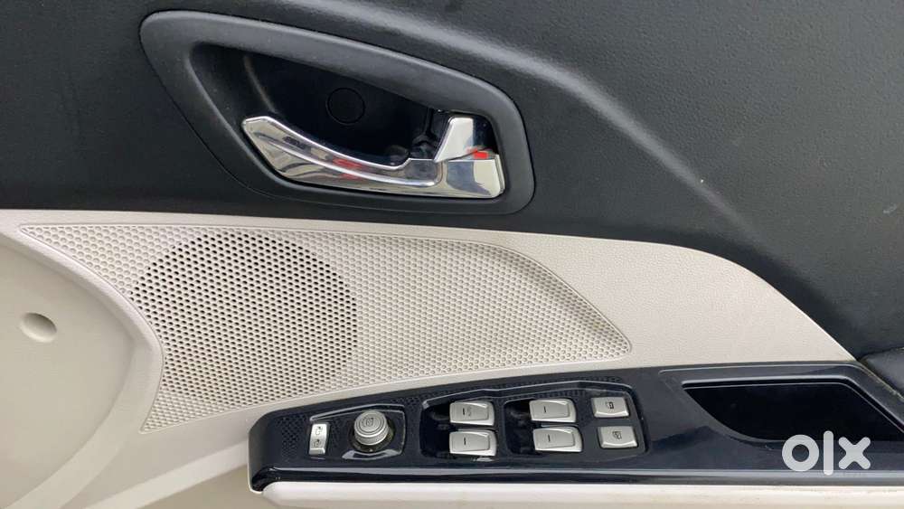 Mahindra Xuv300 W8 Option, 2021, Petrol