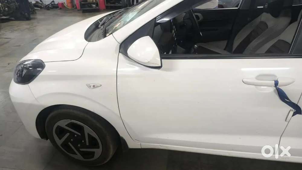 Hyundai Aura 2025 Cng & Hybrids 24885 Km Driven