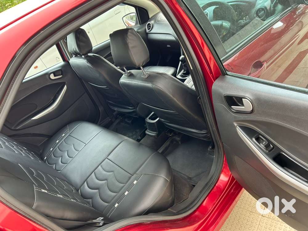 Ford Figo Titanium Blu 2017