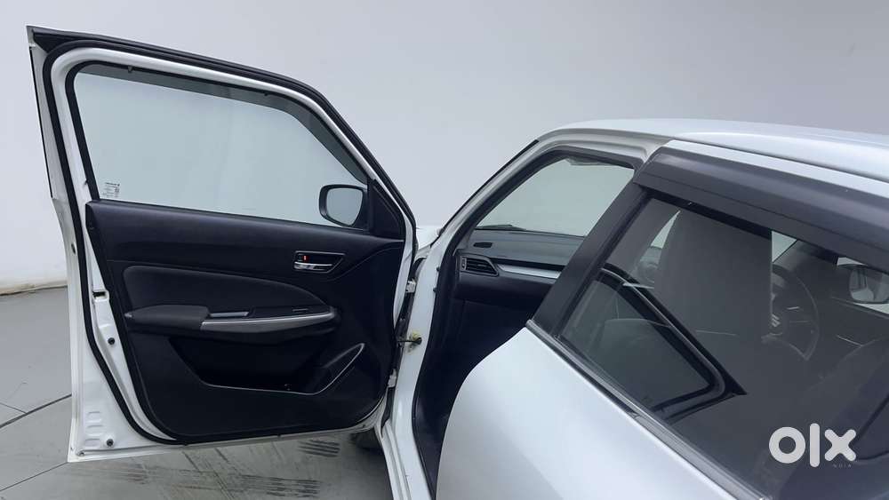 Maruti Suzuki Swift 1.3 Zxi, 2021, Petrol