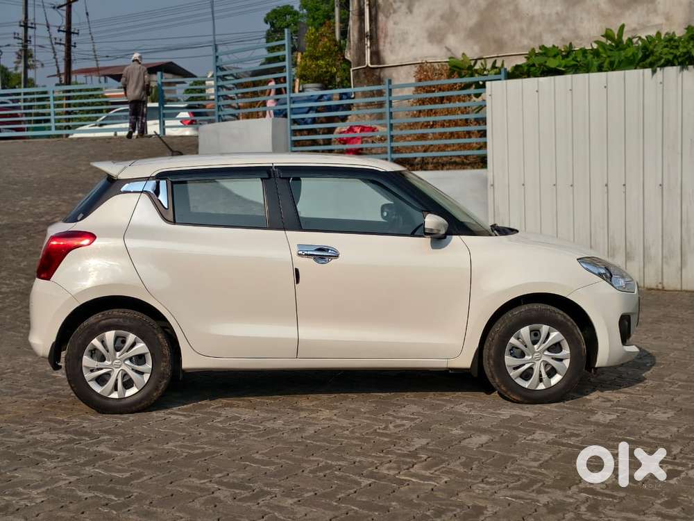 Maruti Suzuki Swift Vxi + Manual, 2021, Petrol