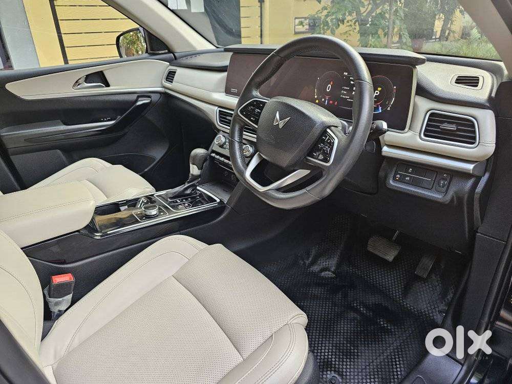 Mahindra Xuv700 2.2 Ax 7 Diesel At Luxury Pack Str, 2024, Diesel