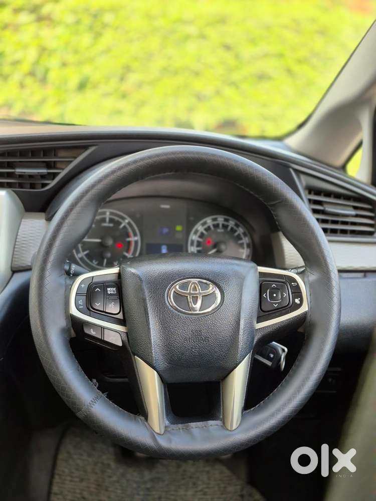 Toyota Innova Crysta 2.8 Gx At 8 Seater, 2017, Diesel