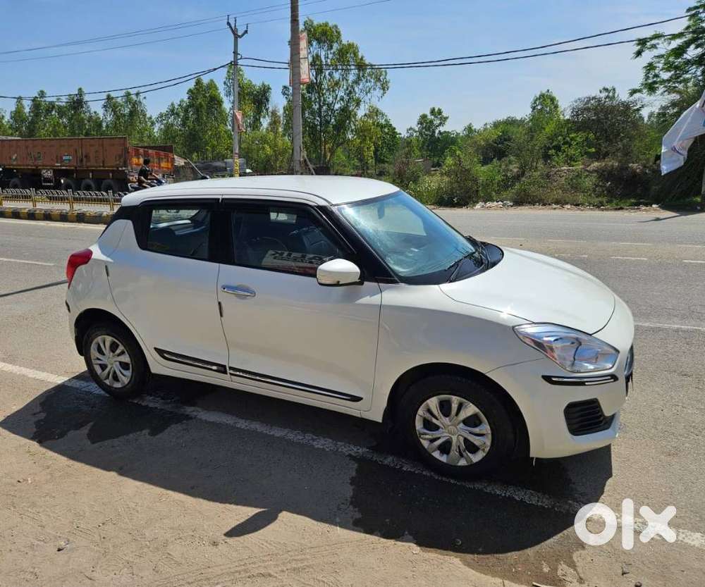Maruti Suzuki Swift Vxi + Manual, 2022, Petrol