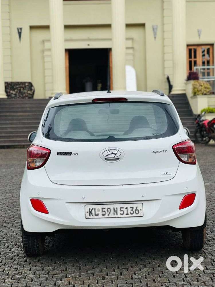 Hyundai Grand I10 Sportz, 2016, Petrol
