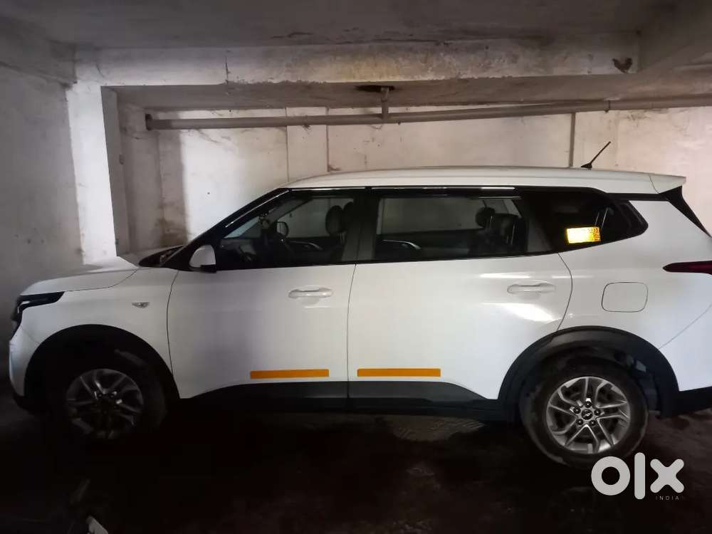 Kia Carens 2023 Diesel Well Maintained