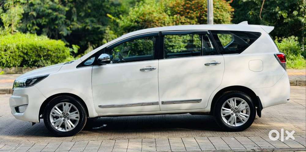 Toyota Innova Crysta 2.8z Automatic, 2016, Diesel