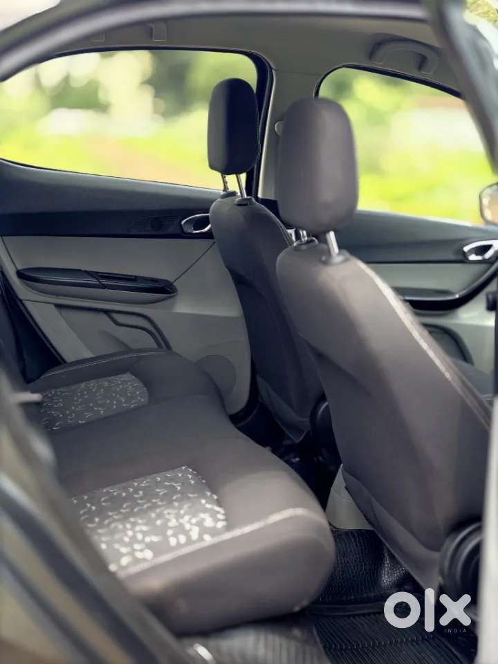 Maruti Suzuki Swift 1.2 Vxi (o), 2024, Petrol