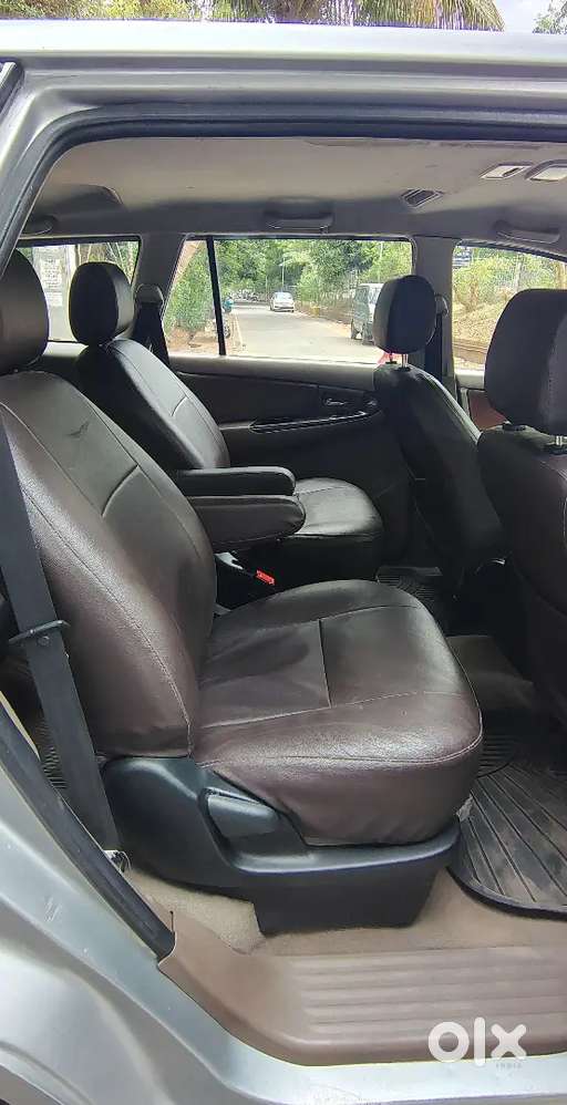 Toyota Innova 2.5 V 2015 Top-end