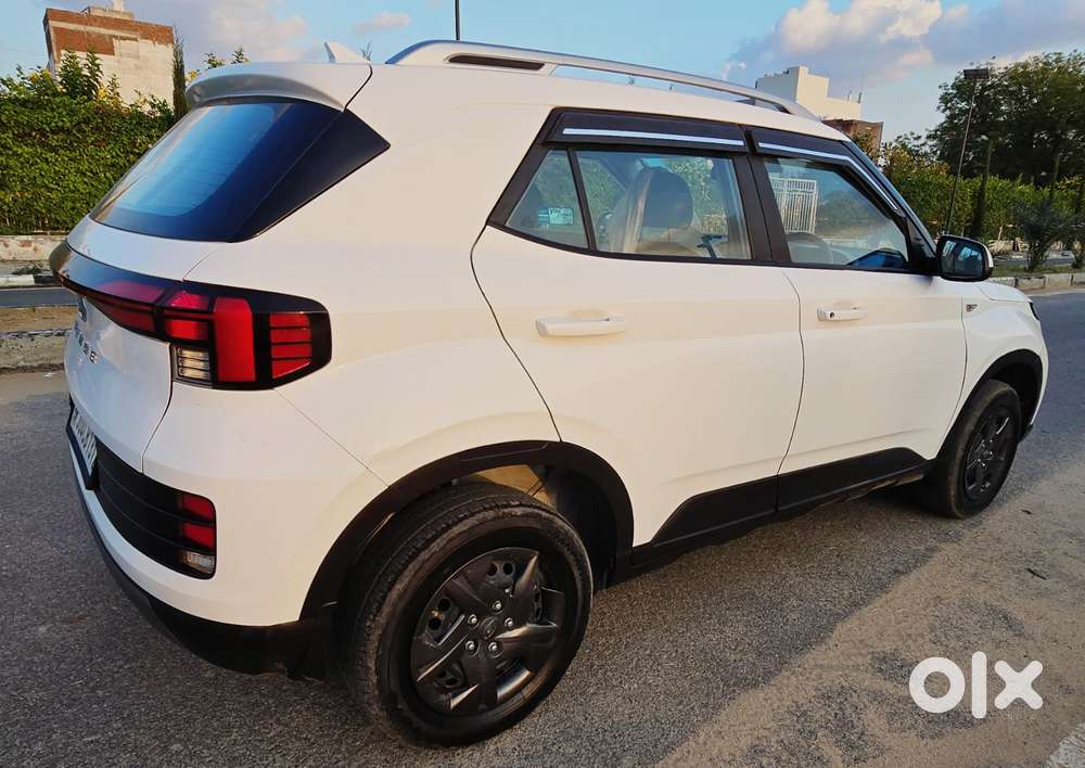 Hyundai Venue S 1.2 Petrol, 2023, Petrol